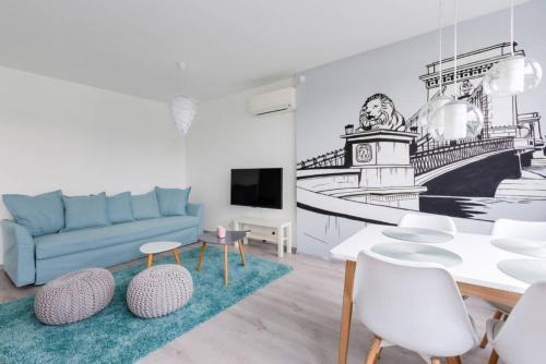 Ujlipotvaros Appartement | Sunny Hotel Home with An Unbeatable Balcony View