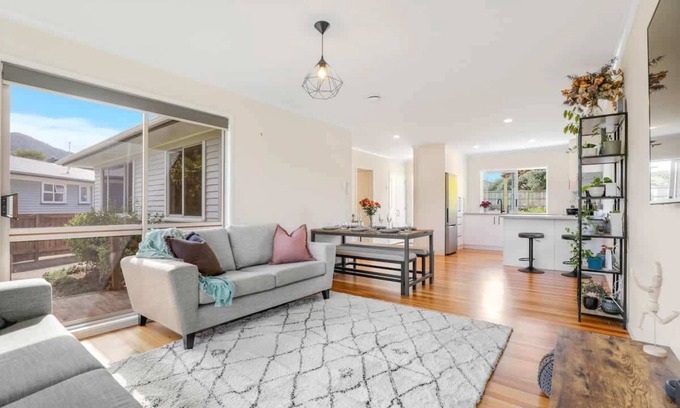 Pukehangi Maison | Sunny Inn Tawavale Su