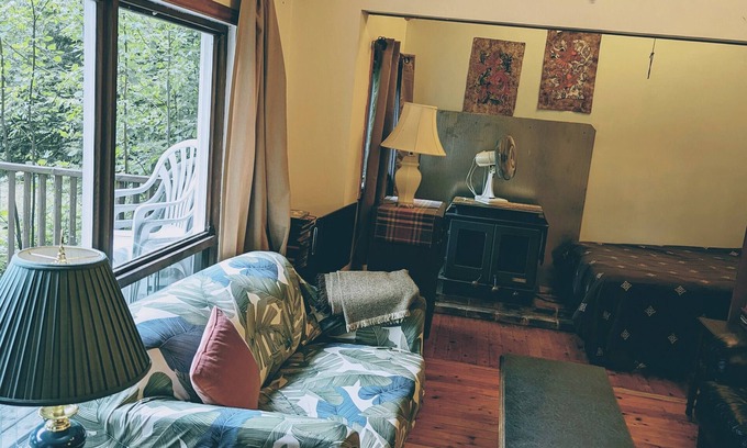 Clear Lake Cabine | Sunny Lakefront 2 Bdrm Cabin by Huntsville