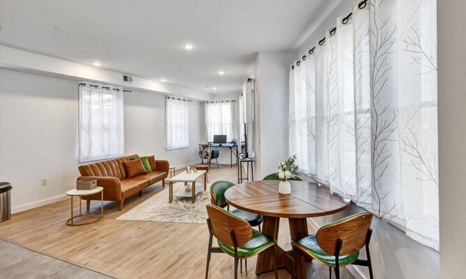 Central Business District Appartement | Sunny Luxury Apt. In Heart Of Newark!