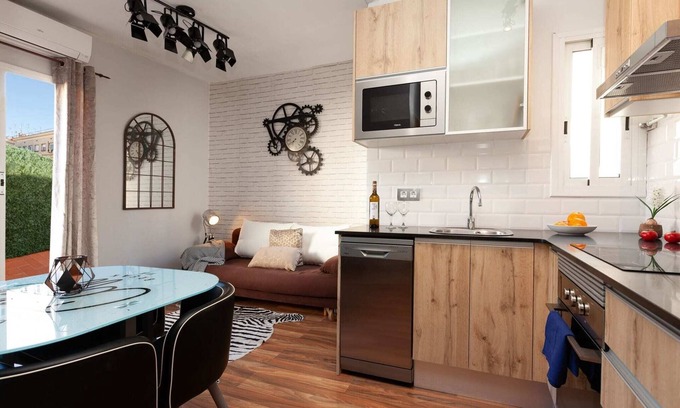 El Guinardo Appartement | TOURNESOL APARTAMENT TERRASSE, 2 CHAMBRES 1 SALLE DE BAIN LIFT EN EIXAMPLE
