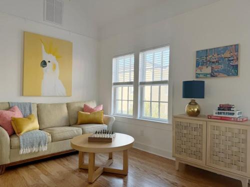 Dixon Park Appartement | Sunny & Playful Carriage House in Downtown Savannah Stay Here and Walk Everywhere