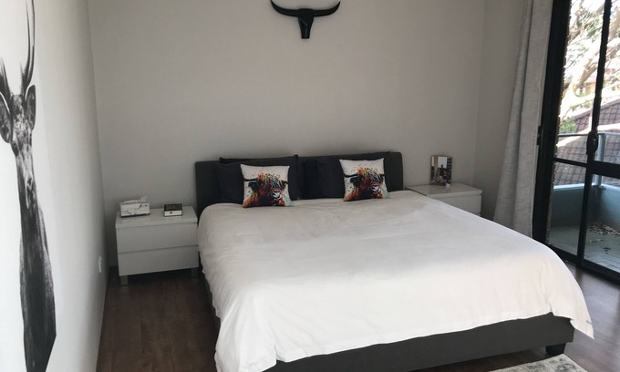 Manly Appartement | Sunny Quiet Executive / Family Apartment on Manly's Eastern Hill