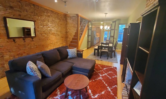 Devil's Pocket Maison | Sunny, quiet retreat steps from UPenn and CHOP