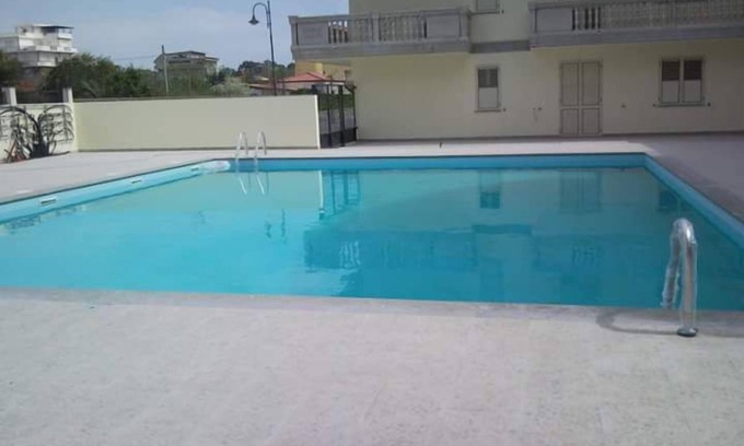Stignano Mare Appartement | Cozy 2 bed in Caulonia with wrap around balcony