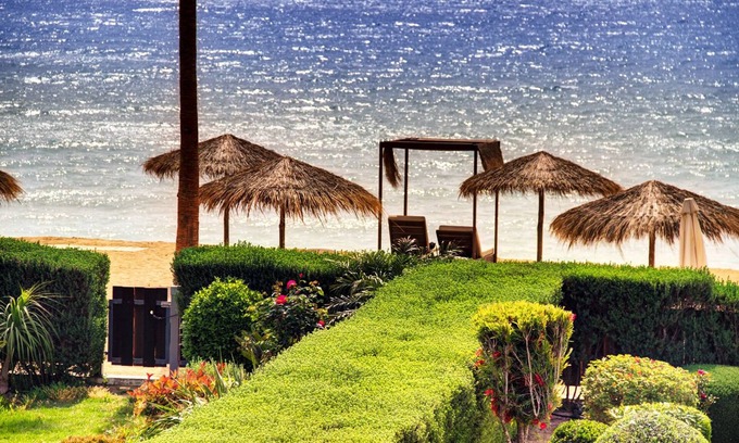 Mazotos Villa | Luxury beachfront villa with a private pool, yoga sessions and sea adventures
