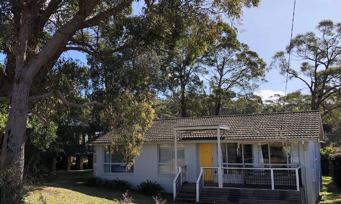 Manyana Maison | Sunny Side - Enjoying the afternoon sun on the deck or spend the day at the beach.
