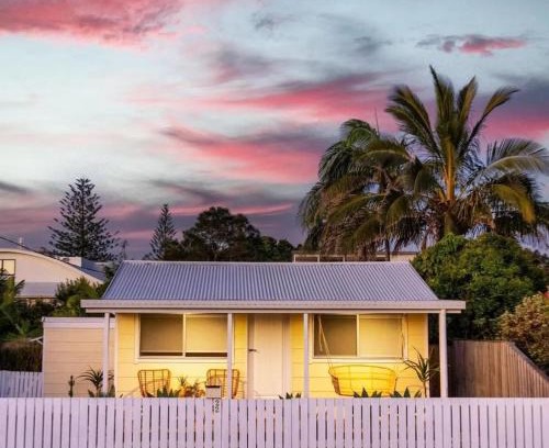 Fingal Head Maison | Sunnyboy at Fingal Head, pet friendly