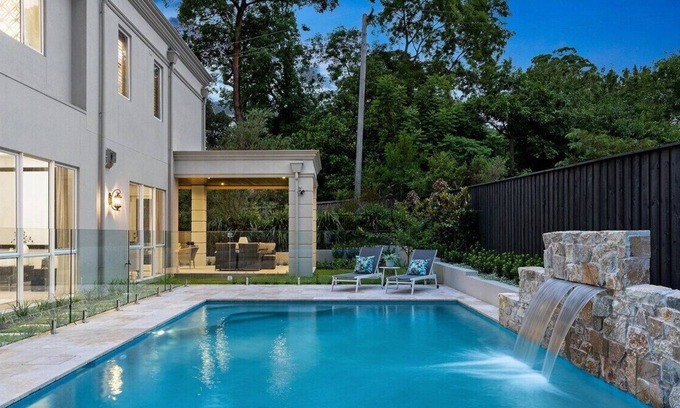 North Turramurra Maison | 'Sunnyside' - Grand Turramurra Mansion with pool, cinema, butlers kitchen, the perfect entertainer!