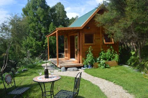 Rangihaeata Chalet De Ski | Sunrise Cabin at First Light Rangihaeata Retreat