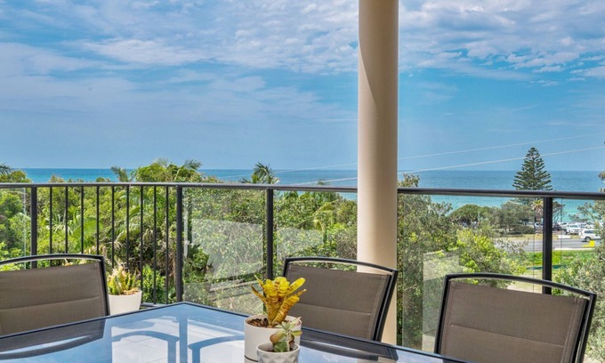 East Ballina Maison | Sunrise on Shelly - Beautiful spacious pet friendly home next to the ocean with amazing views