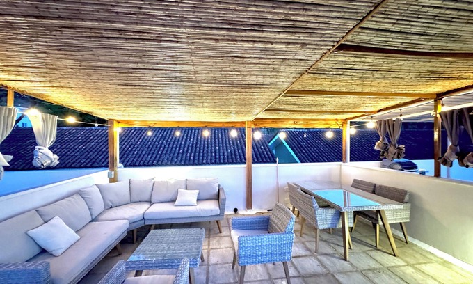 Coco Copropriété | Sunscape Second Floor Condo with Rooftop
