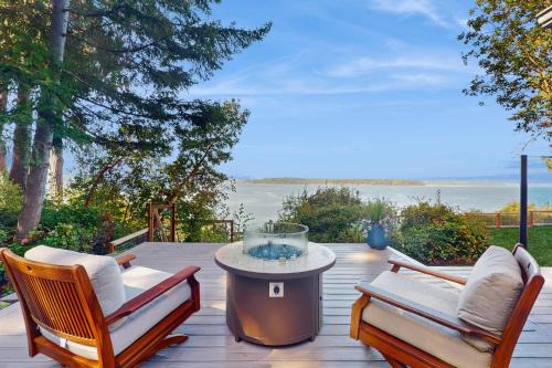 Kingston Maison | Sunset and Cedar