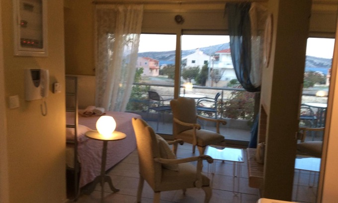 Charakas Appartement | Atardecer en el cabo Sounio, estudio (00000333288)