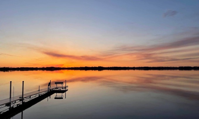 Willmar Maison | Sunset Cabin on Long Lake - SLEEPS 15