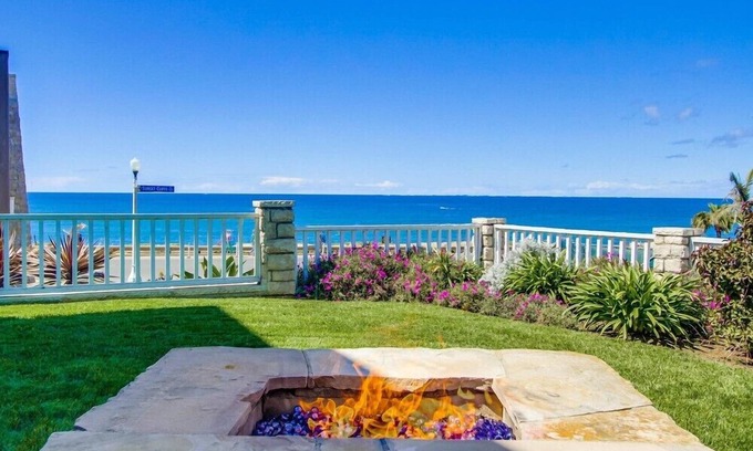 Sunset Cliffs Villa | SUNSET CLIFFS OCEAN VIEW HOME - 1 maison de l'océan et maintenant avec une nouvelle vente AC