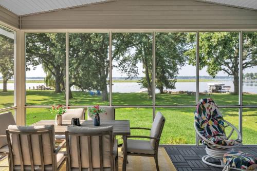 Butte Des Morts Maison | Sunset Cove home