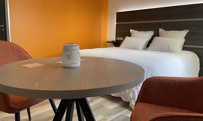 Roye Lit Et Petit-Déjeuner | CHAMBRE LUXE COUCHER DU SOLEIL - DOUBLE - JACUZZI EXTERIEUR