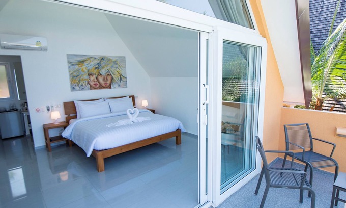 Ko Chang Lit Et Petit-Déjeuner | Sunset Emily Villas - ROOM 7B / 1 - chambre double avec vue sur la mer & PETIT DÉJEUNER