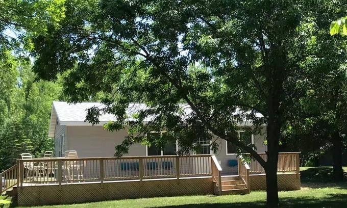 Sisseton Maison | Sunset Grove Cottage on Lake Traverse