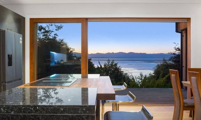 Atawhai Maison | Sunset Haven in Nelson
