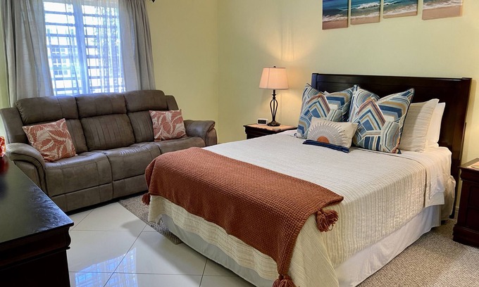 Estate Enighed Appartement | Sunset Hideaway-1 bedroom, 5 minutes from Cruz Bay