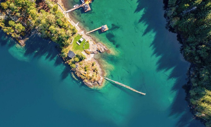 Sproat Lake Station Balnéaire | Sunset Island Resort- The private island you can drive to! Crystal Clear Water!