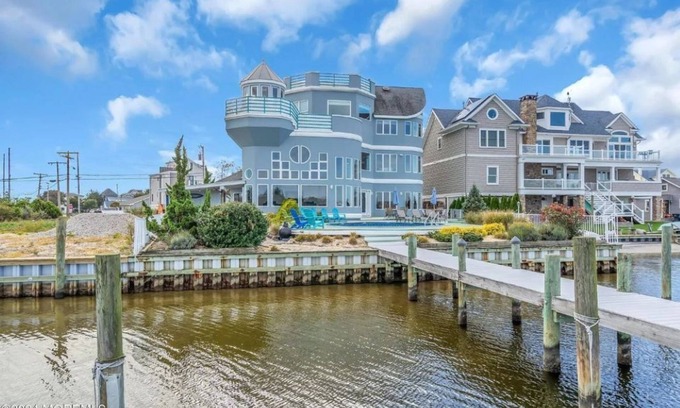 Seaside Heights Maison | Sunset Paradise on the Bay w/Pool & Roof Top Views