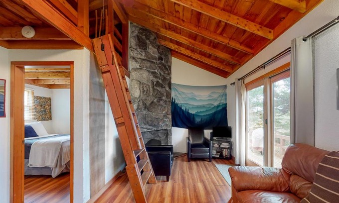 Stone Haven Maison | Sunset Point Mountaintop Cottage
