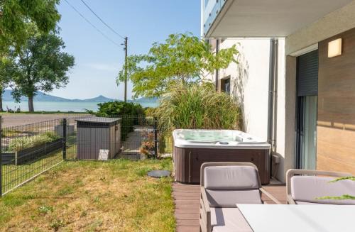 Fonyodliget Appartement | Sunset Resort 003 Jacuzzi