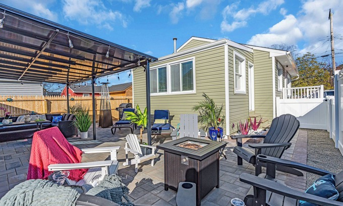 Ocean Gate Maison | Sunset Retreat! Huge Patio&GameRm! Walk to Beach!
