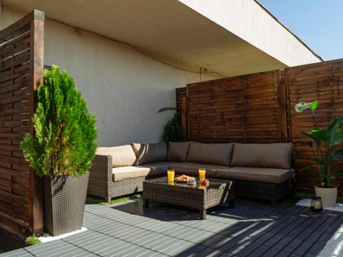 Sector 3 Appartement | Sunset Rooftop Apartment Near Baba Novac