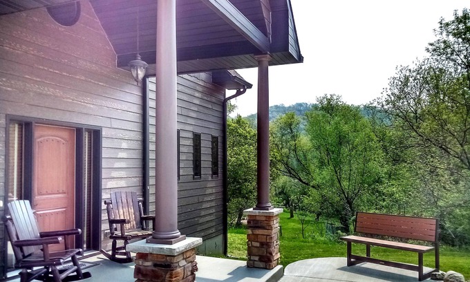 Elba Cabine | Sunset Room Retreat, River on Property, Adults Only, No Pets, Peace and Quiet!