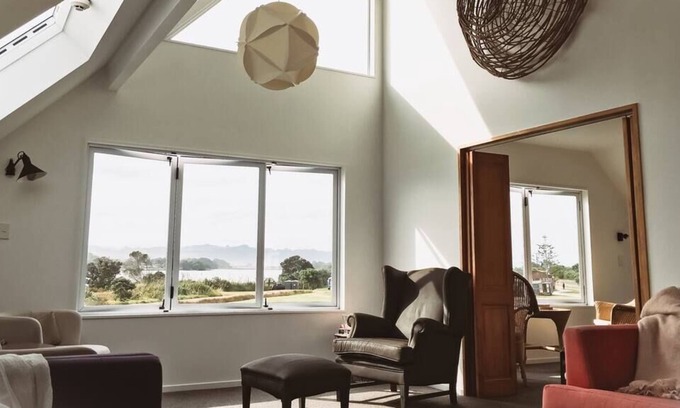 Bowentown Maison | Sunset Sands