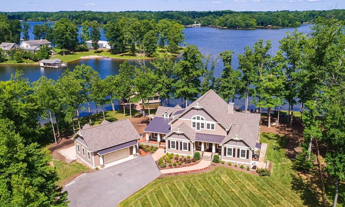 Bumpass Maison | Sunset Shores at Lake Anna: cuisine gastronomique, rivage de 300 pieds, bain à remous