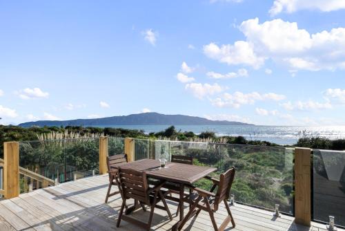 Paraparaumu Beach Maison | Sunset Shores - Paraparaumu Beach Retreat