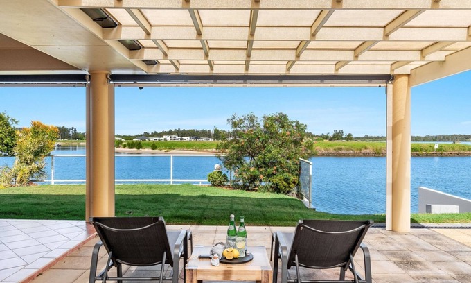 Yamba Maison | Sunsets at 101 | Pet Friendly Waterfront