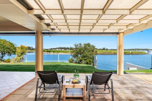 Yamba Maison | Sunsets at 101 - Pet Friendly Waterfront