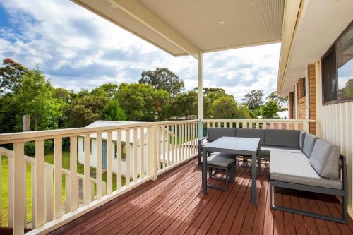 Culburra Beach Maison | Sunsets - Family Friendly, Affordable