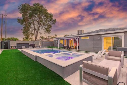 Camelback East Maison | Sunsets on 11th by AvantStay Resort-Style Pool Hot Tub Game Room