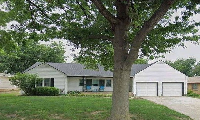 Ponca City Maison | Sunshine Blues - NEW - Gorgeous House in GREAT location