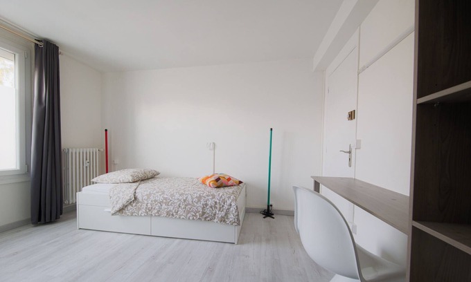 Reims Appartement | Chambre du Soleil avec douche