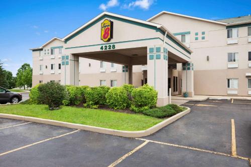 Fox Valley Hôtel | Super 8 by Wyndham Aurora/Naperville Area