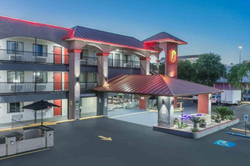 North Loop Hôtel | Super 8 by Wyndham Austin University/Downtown Area