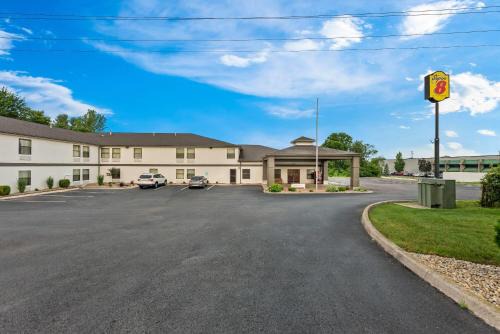 Bellefontaine Hôtel | Super 8 by Wyndham Bellefontaine