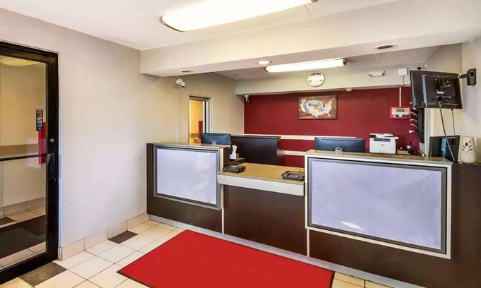 Tad Hôtel | Super 8 by Wyndham Charleston WV