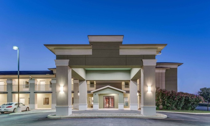 Cotulla Hôtel | Super 8 by Wyndham Cotulla TX