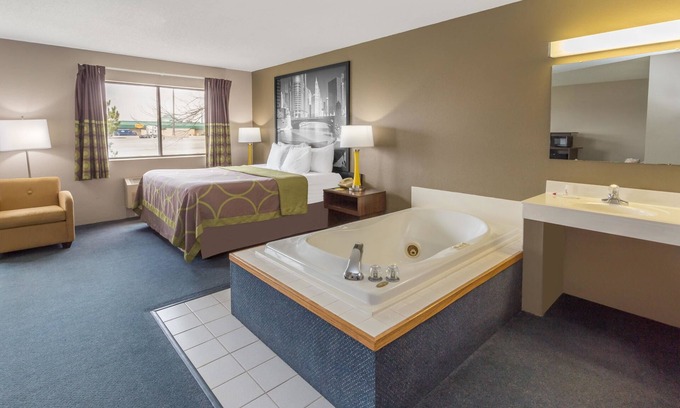 Eagle Creek Hôtel | Super 8 by Wyndham Hebron Lowell Area