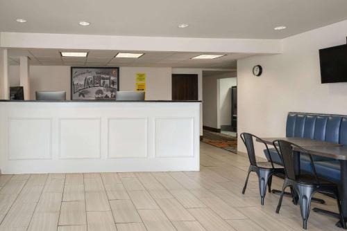 Nasons Corner Hôtel | Super 8 by Wyndham Portland/Westbrook Area