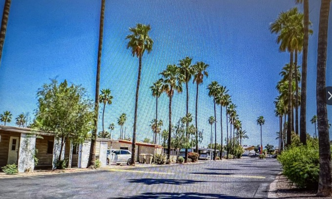 Glendale Maison | Super bowl rental only 2.6 mile away from the Stadium
